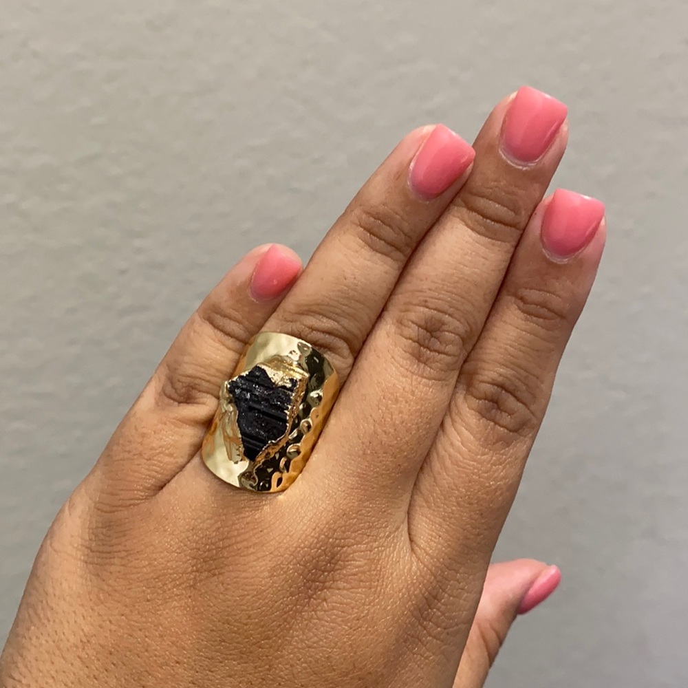 New- Ring Black Stone and Gold- Size 7